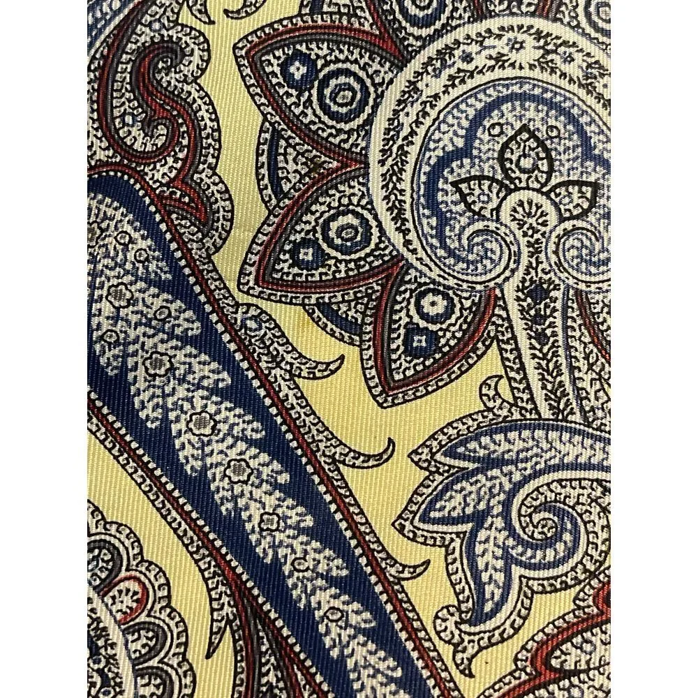 Elegant Men's Silk Neckties Set‎ - Polka Dot, Paisley, and Floral Patterns Z-17